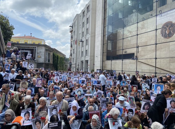 1000 Cumartesi: Cumartesi Anneleri'nin Adalet Arayışı