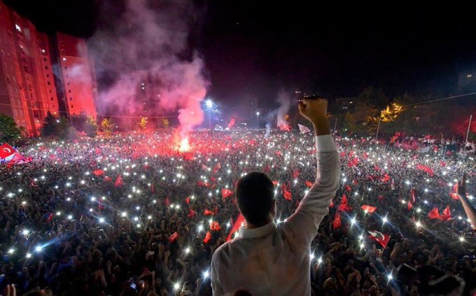 İstanbul'da Demokrasi Zaferinin Yıl Dönümü Kutlanıyor