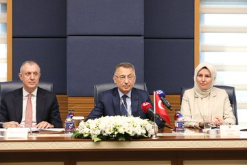 AK Parti Milletvekili Fuat Oktay, Karadağ'lı Yetkililerle Görüştü