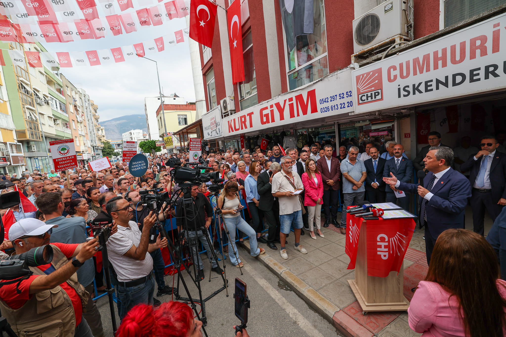 CHP Genel Başkanı Özgür Özel'den Hatay'a Destek Mesajı