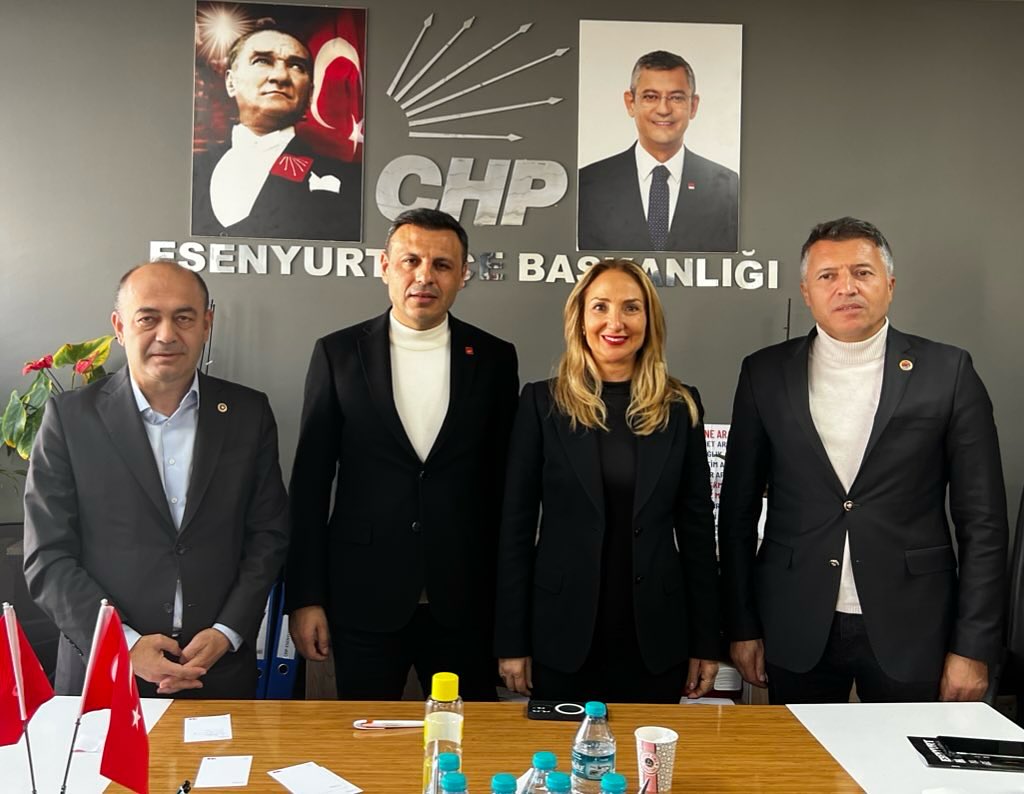 
        CHP Esenyurt'ta Halkın Demokratik Hakları İçin Buluştu
    