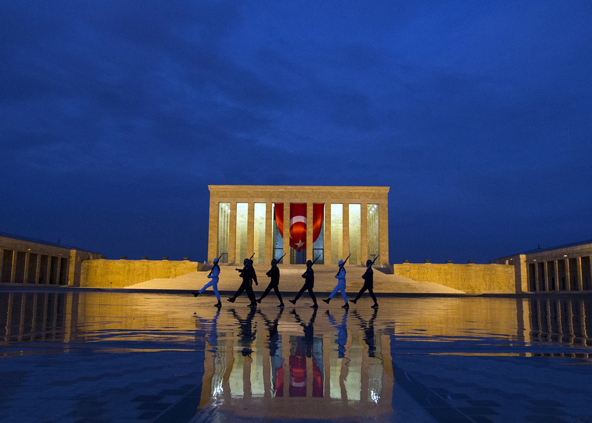 Türkiye, 10 Kasım'da Atatürk'ü Anıyor